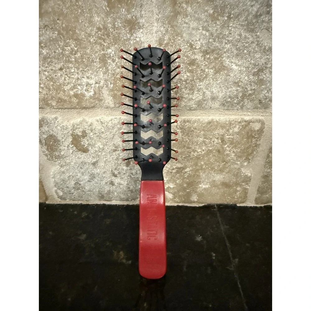 Whirlers Anti Static‎ Brush 31-AS Black Red Handle Ball Tip